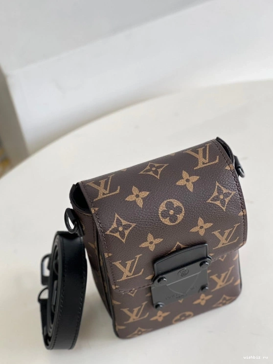 WIS VERTICAL WALLET VUITTON LOUIS WEARABLE S-LOCK 0212